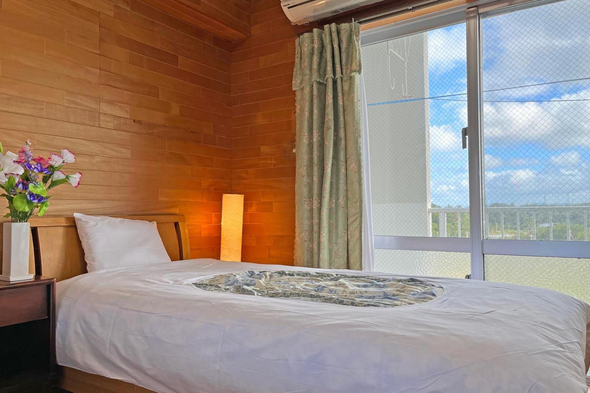 Crystal Inn Onna Εξωτερικό φωτογραφία